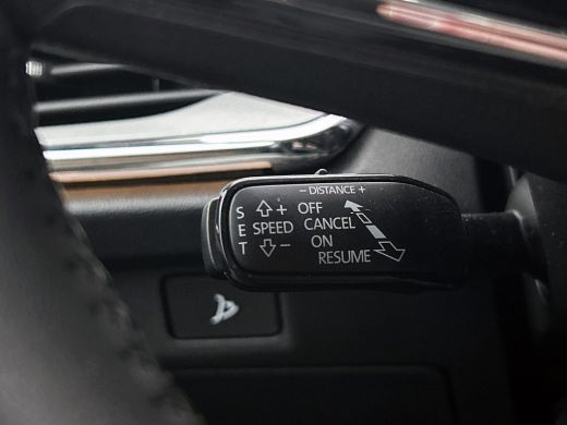 Skoda Enyaq iV 80 / 204PK / 82KWh Lounge / Navigatie /  Pdc+Camera / 1/2 Leder / Carplay-Android / Airco-ecc./ X... ActivLease financial lease