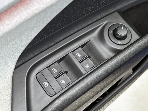 Skoda Enyaq iV 80 / 204PK / 82KWh Lounge / Navigatie /  Pdc+Camera / 1/2 Leder / Carplay-Android / Airco-ecc./ X... ActivLease financial lease