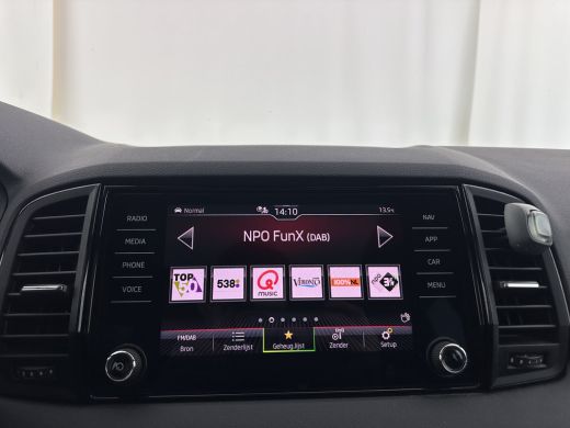 Skoda Karoq 1.5 TSI ACT Sportline Business (INCL-BTW) Aut. *PANO | DIGI-COCKPIT | FULL-LED | ADAPTIVE-CRUISE ... ActivLease financial lease