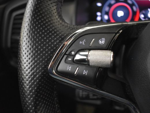 Skoda Kodiaq 1.5 TSI Sportline Business 7p. 150PK 7-DSG/AUTO | Panoramadak elektrisch | Trekhaak | Stoel/Stuur... ActivLease financial lease