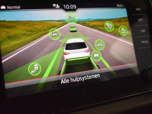 Skoda Kodiaq 1.5 TSI Sportline Business 7p. 150PK 7-DSG/AUTO | Panoramadak elektrisch | Trekhaak | Stoel/Stuur... ActivLease financial lease