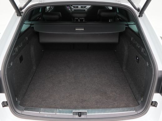 Skoda Superb Combi 1.4 TSi 218 Pk Automaat iV Sportline Business | Panoramadak | Adaptive Cruise | CarPlay | N... ActivLease financial lease