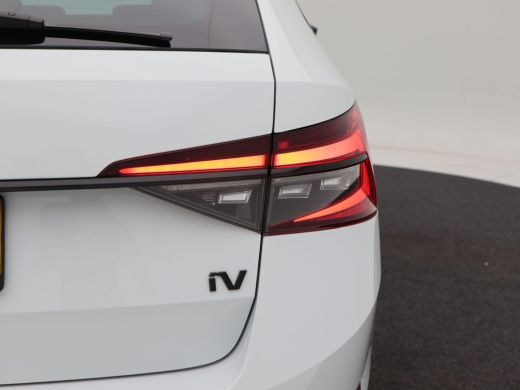 Skoda Superb Combi 1.4 TSi iV 218 Pk Automaat Sportline Business | Trekhaak | Panoramadak | Adaptive Cruise | ... ActivLease financial lease