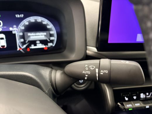 Toyota C-HR 2.0 Plug-in Hybrid 220 First Edition ActivLease financial lease