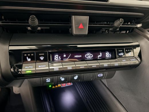 Toyota C-HR 2.0 Plug-in Hybrid 220 First Edition ActivLease financial lease