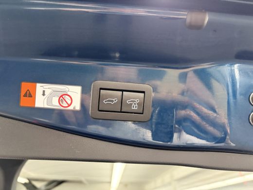 Toyota C-HR 2.0 Plug-in Hybrid 220 First Edition ActivLease financial lease