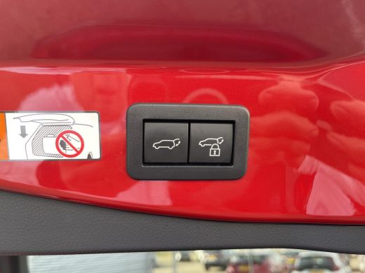 Toyota C-HR 2.0 Plug-in Hybrid 220 First Edition ActivLease financial lease