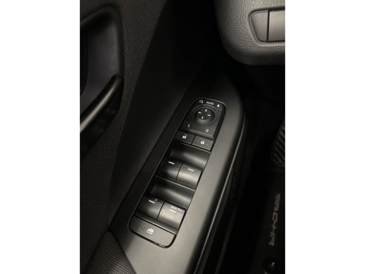 Toyota C-HR 2.0 Plug-in Hybrid 220 First Edition ActivLease financial lease