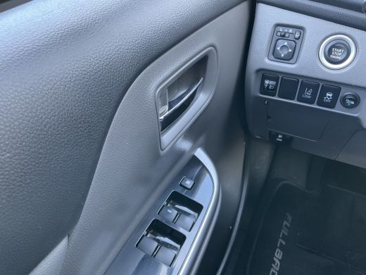 Toyota Hilux 5-Pers 2.4D LX Double Cab Trekhaak 3500kg Leer Nav/Cam 5 zits ActivLease financial lease