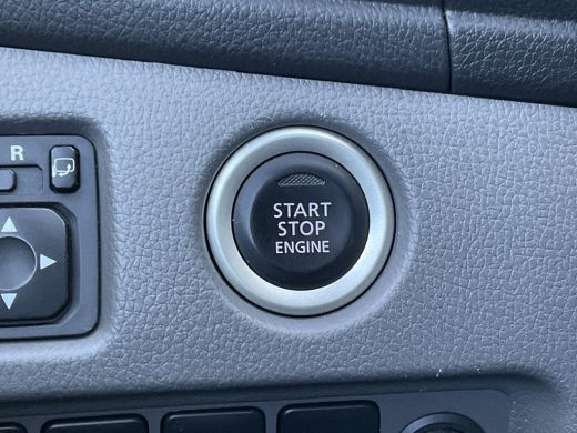 Toyota Hilux 5-Pers 2.4D LX Double Cab Trekhaak 3500kg Leer Nav/Cam 5 zits ActivLease financial lease