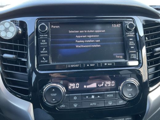 Toyota Hilux 5-Pers 2.4D LX Double Cab Trekhaak 3500kg Leer Nav/Cam 5 zits ActivLease financial lease