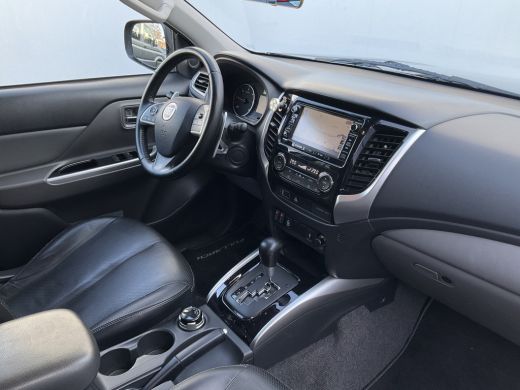 Toyota Hilux 5-Pers 2.4D LX Double Cab Trekhaak 3500kg Leer Nav/Cam 5 zits ActivLease financial lease