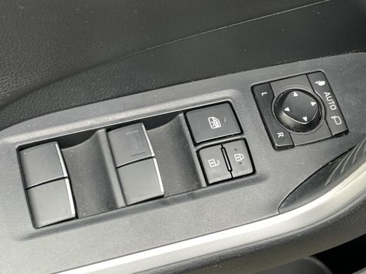 Toyota RAV4 2.5 Hybrid Bi-Tone | Carplay | Parkeersensoren | Stoelverwarming | Navigatie | ActivLease financial lease