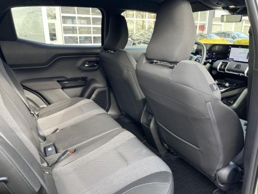 Toyota Urban Cruiser Dynamic 61 kWh | Land Breeze Green | Demo ActivLease financial lease