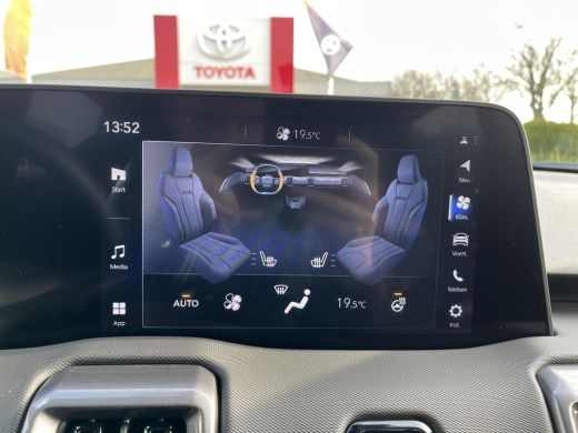 Toyota Urban Cruiser Dynamic 61 kWh | Land Breeze Green | Demo ActivLease financial lease