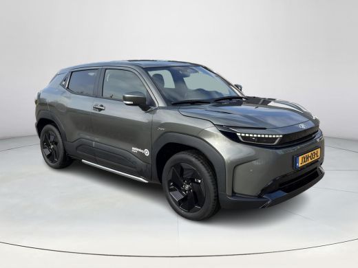 Toyota Urban Cruiser Dynamic 61 kWh | Land Breeze Green | Demo ActivLease financial lease