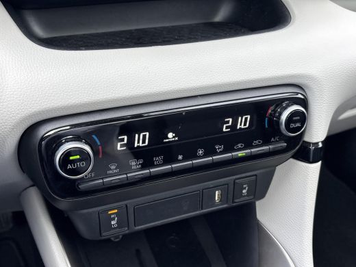 Toyota Yaris 1.5 Hybrid Executive **DODEHOEK DETECTIE/ STOELVERWARMING/ JBL AUDIO/ KEYLESS** ActivLease financial lease