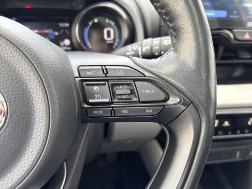 Toyota Yaris 1.5 Hybrid Executive **DODEHOEK DETECTIE/ STOELVERWARMING/ JBL AUDIO/ KEYLESS** ActivLease financial lease