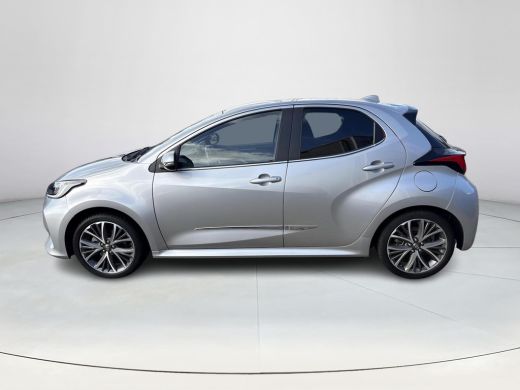 Toyota Yaris 1.5 Hybrid Executive **DODEHOEK DETECTIE/ STOELVERWARMING/ JBL AUDIO/ KEYLESS** ActivLease financial lease