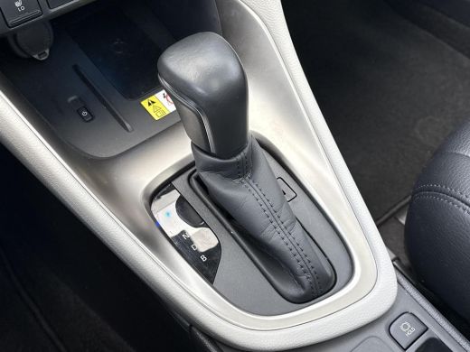 Toyota Yaris 1.5 Hybrid Executive **DODEHOEK DETECTIE/ STOELVERWARMING/ JBL AUDIO/ KEYLESS** ActivLease financial lease