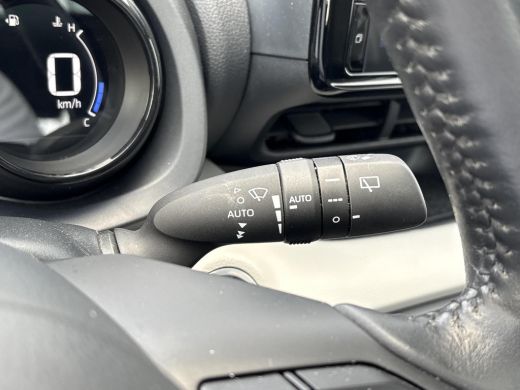 Toyota Yaris 1.5 Hybrid Executive **DODEHOEK DETECTIE/ STOELVERWARMING/ JBL AUDIO/ KEYLESS** ActivLease financial lease