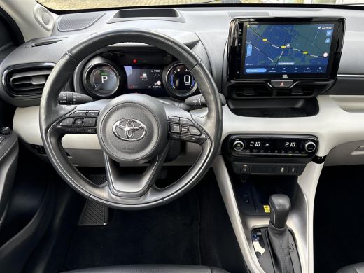 Toyota Yaris 1.5 Hybrid Executive **DODEHOEK DETECTIE/ STOELVERWARMING/ JBL AUDIO/ KEYLESS** ActivLease financial lease