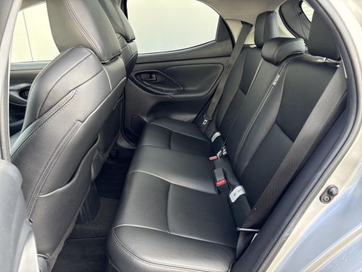 Toyota Yaris 1.5 Hybrid Executive **DODEHOEK DETECTIE/ STOELVERWARMING/ JBL AUDIO/ KEYLESS** ActivLease financial lease