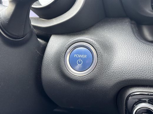 Toyota Yaris 1.5 Hybrid Executive **DODEHOEK DETECTIE/ STOELVERWARMING/ PARKEERSENSOREN/ KEYLESS** ActivLease financial lease