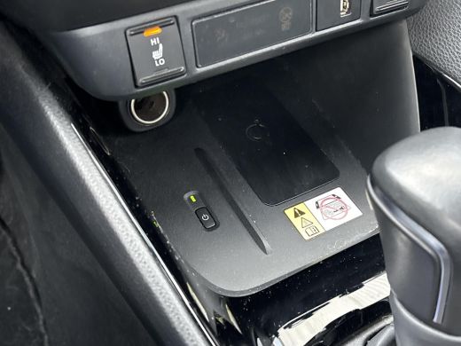 Toyota Yaris 1.5 Hybrid Executive **DODEHOEK DETECTIE/ STOELVERWARMING/ PARKEERSENSOREN/ KEYLESS** ActivLease financial lease