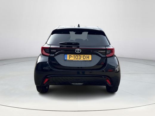 Toyota Yaris 1.5 Hybrid Executive **DODEHOEK DETECTIE/ STOELVERWARMING/ PARKEERSENSOREN/ KEYLESS** ActivLease financial lease