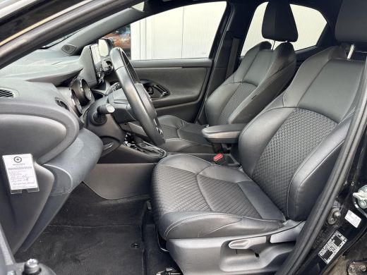 Toyota Yaris 1.5 Hybrid Executive **DODEHOEK DETECTIE/ STOELVERWARMING/ PARKEERSENSOREN/ KEYLESS** ActivLease financial lease