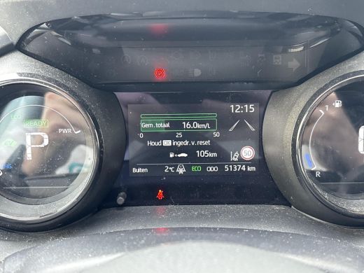 Toyota Yaris 1.5 Hybrid Executive **DODEHOEK DETECTIE/ STOELVERWARMING/ PARKEERSENSOREN/ KEYLESS** ActivLease financial lease