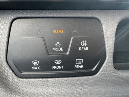 Volkswagen ID. Buzz Pro 79 kWh 286PK RWD Private lease &euro;720.- per maand | Trekhaak | stoelverwarming | app connect ActivLease financial lease