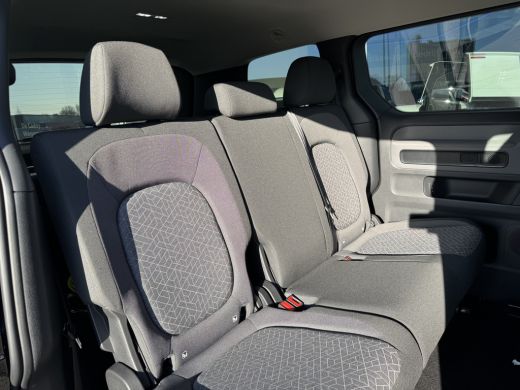 Volkswagen ID. Buzz Pro 79 kWh 286PK RWD Private lease &euro;720.- per maand | Trekhaak | stoelverwarming | app connect ActivLease financial lease