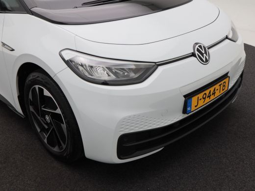Volkswagen ID.3 First 58 kWh 204 Pk | Adaptive Cruise | Zwarte Hemel | Stoelverwarming | Climate Control | LED | ... ActivLease financial lease