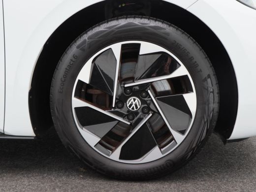 Volkswagen ID.3 First 58 kWh 204 Pk | Adaptive Cruise | Zwarte Hemel | Stoelverwarming | Climate Control | LED | ... ActivLease financial lease