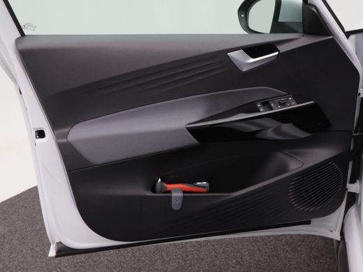 Volkswagen ID.3 First 58 kWh 204 Pk | Adaptive Cruise | Zwarte Hemel | Stoelverwarming | Climate Control | LED | ... ActivLease financial lease