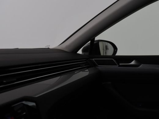 Volkswagen Passat 1.4 TSI PHEV GTE | Stoelverwarming | Camera | Carplay | Navigatie | Matrix LED | Adaptive cruise ... ActivLease financial lease