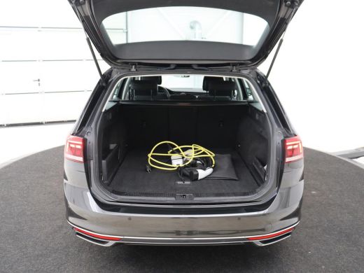 Volkswagen Passat 1.4 TSI PHEV GTE | Stoelverwarming | Camera | Carplay | Navigatie | Matrix LED | Adaptive cruise ... ActivLease financial lease