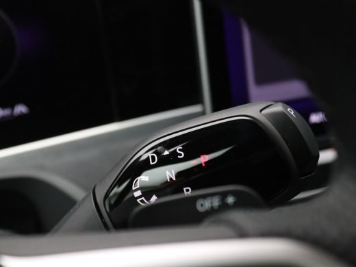 Volkswagen Passat Variant 1.5 eHybrid R-Line Edition 272PK DSG SOH 100%, Pano-Schuifdak, Trekhaak, Black Style, Key... ActivLease financial lease