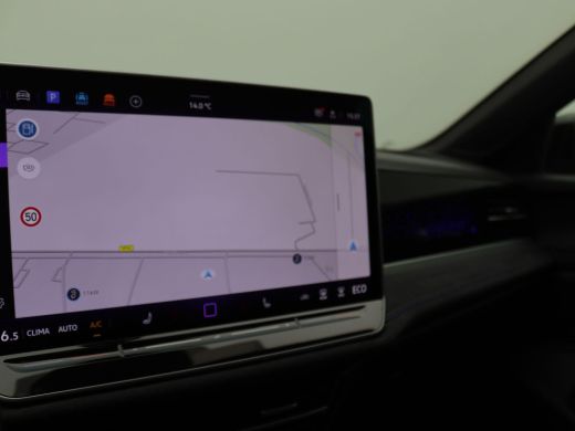 Volkswagen Passat Variant 1.5 eHybrid R-Line Edition 272PK DSG SOH 100%, Pano-Schuifdak, Trekhaak, Black Style, Key... ActivLease financial lease