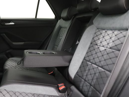 Volkswagen T-Roc 1.5 TSI R-Line Business 150PK DSG Trekhaak, Pano-Schuifdak, 19" LM Velgen, Black Style, LED-Matri... ActivLease financial lease