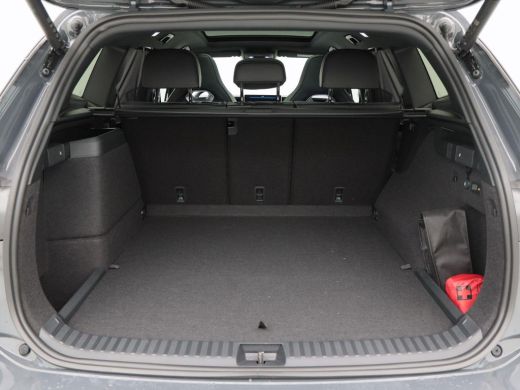 Volkswagen Tayron 1.5 eHybrid 272 Pk R-Line Edition | Panoramadak | Trekhaak | 20 Inch | Camera | Stuur- en Stoelve... ActivLease financial lease