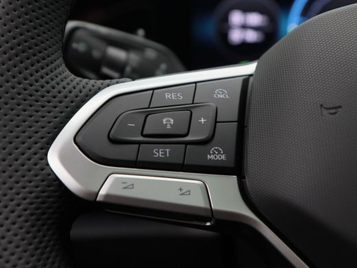 Volkswagen Tayron 1.5 eHybrid 272 Pk R-Line Edition | Panoramadak | Trekhaak | 20 Inch | Camera | Stuur- en Stoelve... ActivLease financial lease