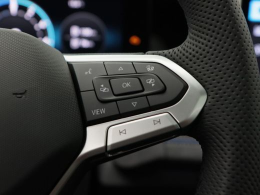 Volkswagen Tayron 1.5 eHybrid 272 Pk R-Line Edition | Panoramadak | Trekhaak | 20 Inch | Camera | Stuur- en Stoelve... ActivLease financial lease