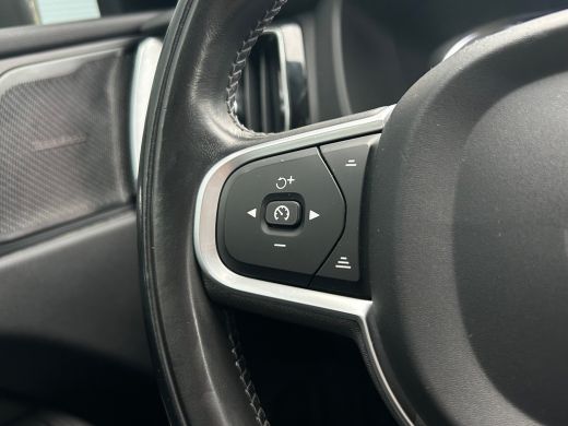 Volvo  XC60 2.0 B5 Momentum Exclusive | Trekhaak | Camera | BLIS | Adaptive CC | Climate pack | Harman Kardon... ActivLease financial lease
