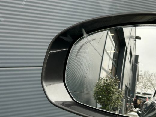 Volvo  XC60 2.0 B5 Momentum Exclusive | Trekhaak | Camera | BLIS | Adaptive CC | Climate pack | Harman Kardon... ActivLease financial lease