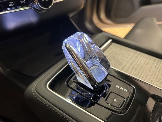 Volvo  XC90 2.0 T8 Plug-in hybrid AWD Ultra Dark | Elektrisch glazen panorama-dak | Head-up display | Lichtme... ActivLease financial lease