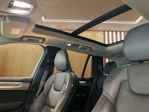 Volvo  XC90 2.0 T8 Plug-in hybrid AWD Ultra Dark | Elektrisch glazen panorama-dak | Head-up display | Lichtme... ActivLease financial lease
