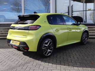 Peugeot 208 1.2 HYBRID 145 PK e-DCS6 GT *NIEUW* + CAMERA | SFEERVERLICHTING | CARPLAY